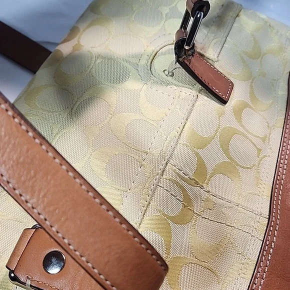 Coach VTG Hampton Signature satchel bag, yellow color - Picture 7 of 16